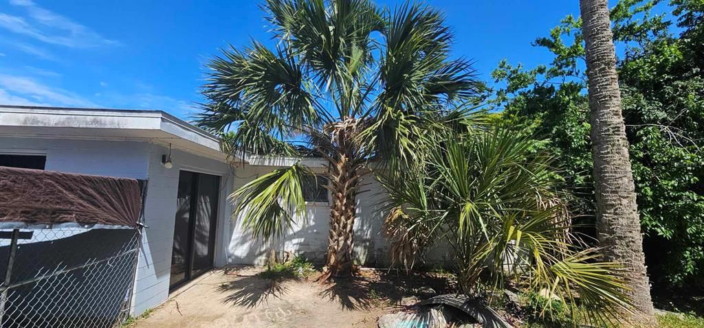 Recently Sold: $210,000 (3 beds, 2 baths, 1110 Square Feet)