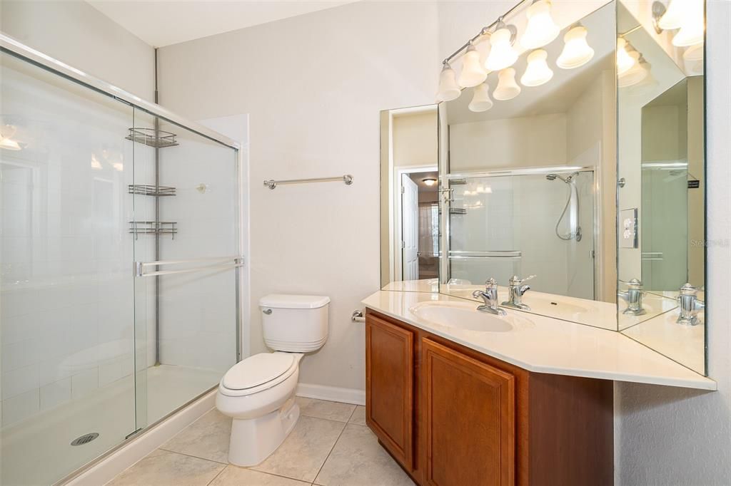 最近租的: $1,950 (3 贝兹, 2 浴室, 1247 平方英尺)