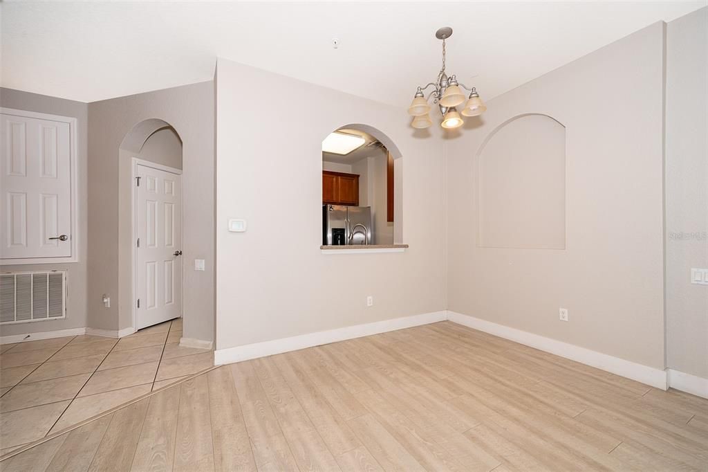 Active With Contract: $1,950 (3 beds, 2 baths, 1247 Square Feet)