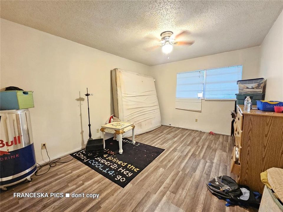 For Sale: $125,000 (1 beds, 1 baths, 644 Square Feet)