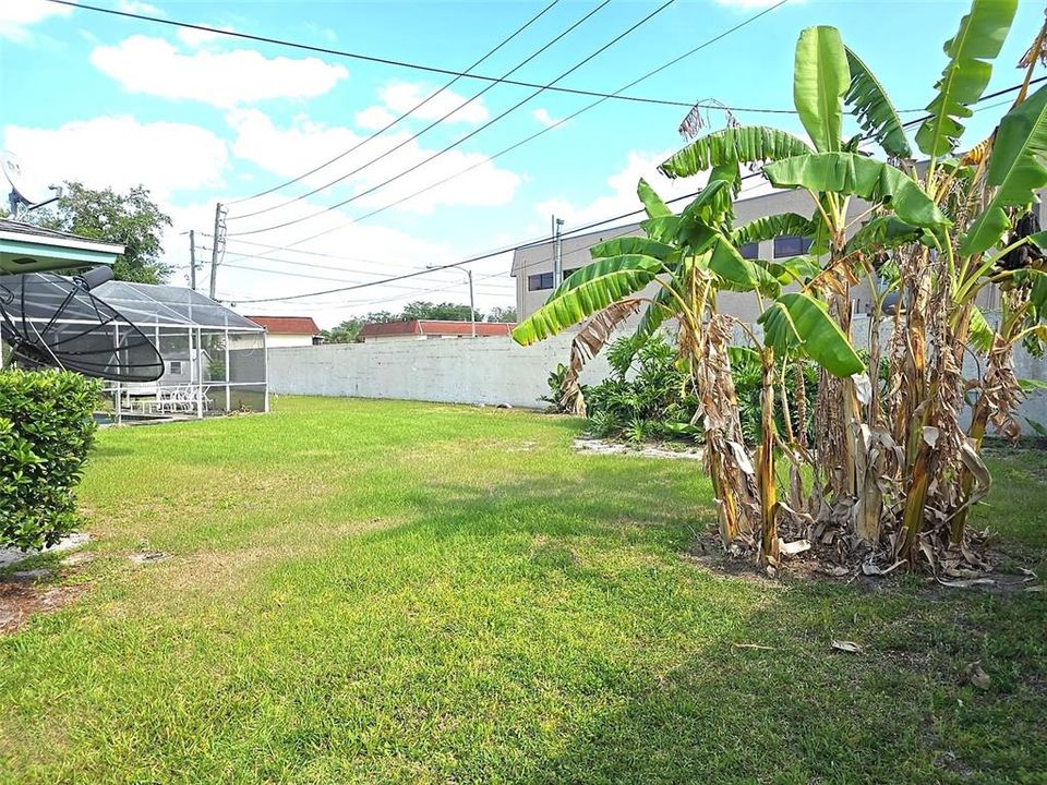 For Sale: $375,000 (4 beds, 2 baths, 1682 Square Feet)