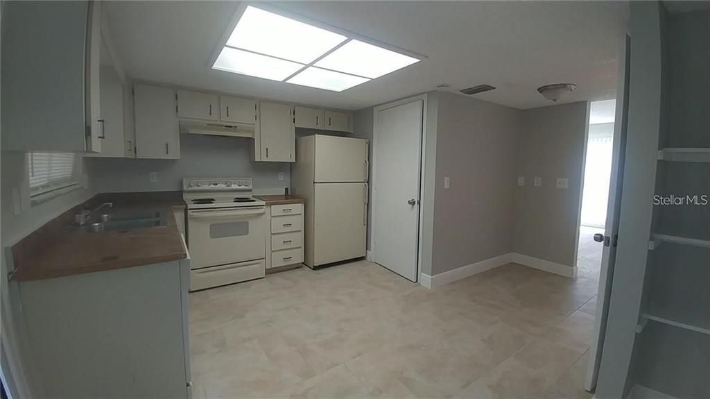 Recently Rented: $1,275 (2 beds, 1 baths, 960 Square Feet)
