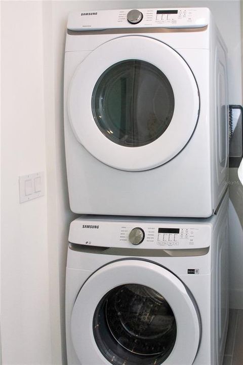 In Unit Washer/Dryer