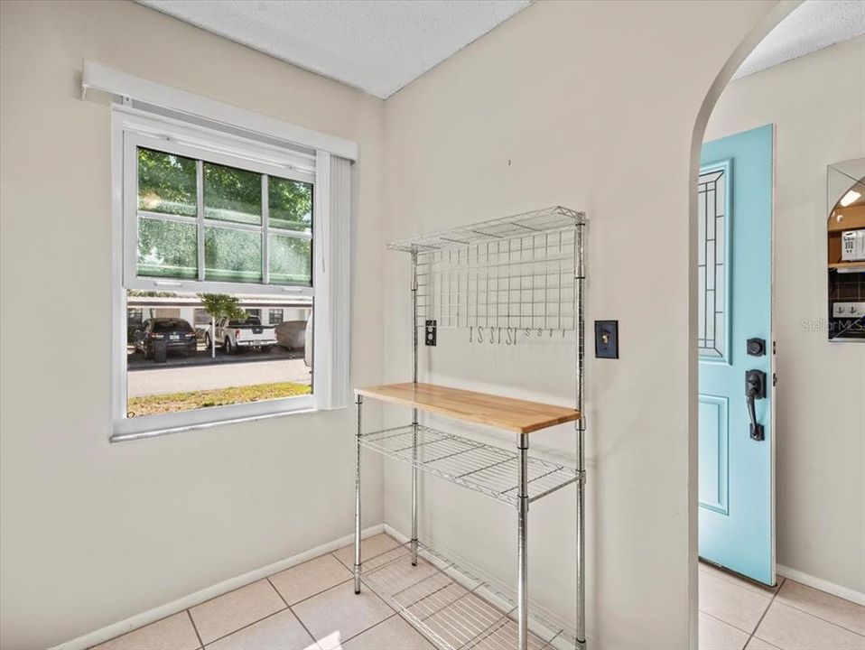 For Sale: $125,000 (2 beds, 2 baths, 865 Square Feet)