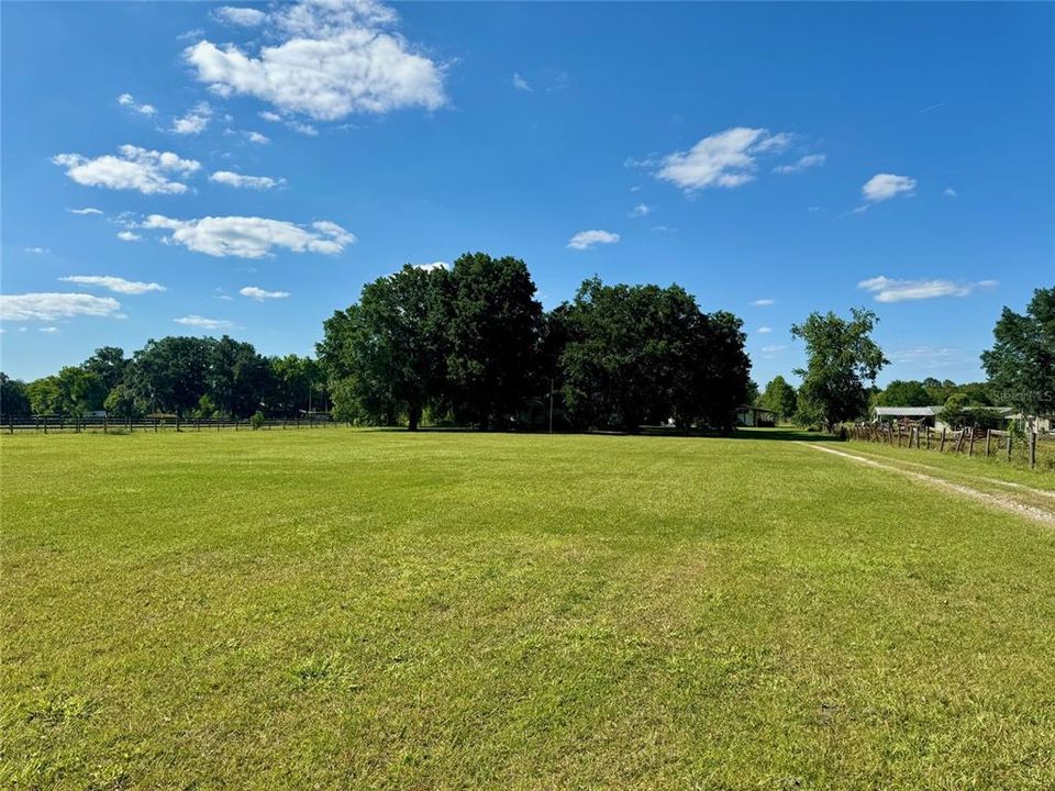 For Sale: $290,000 (3 beds, 2 baths, 960 Square Feet)