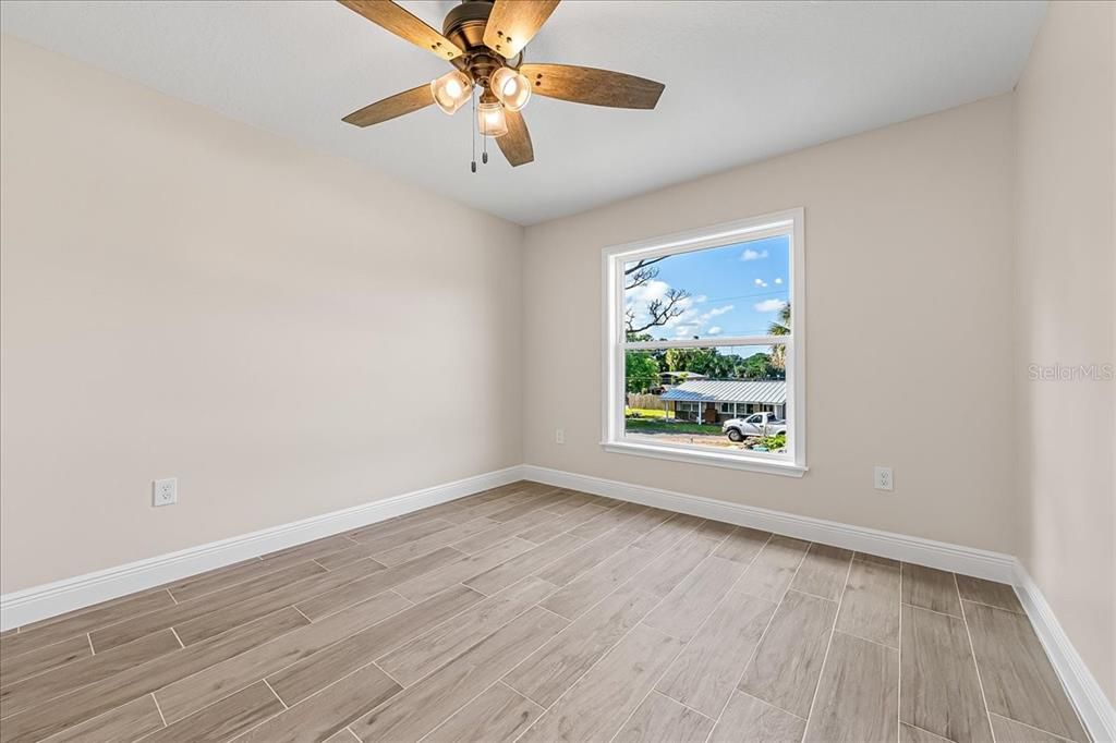 Active With Contract: $349,900 (3 beds, 2 baths, 1473 Square Feet)