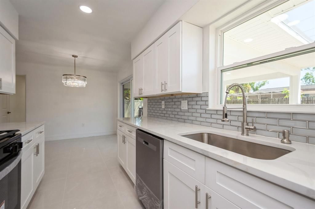 For Sale: $514,900 (3 beds, 2 baths, 1300 Square Feet)