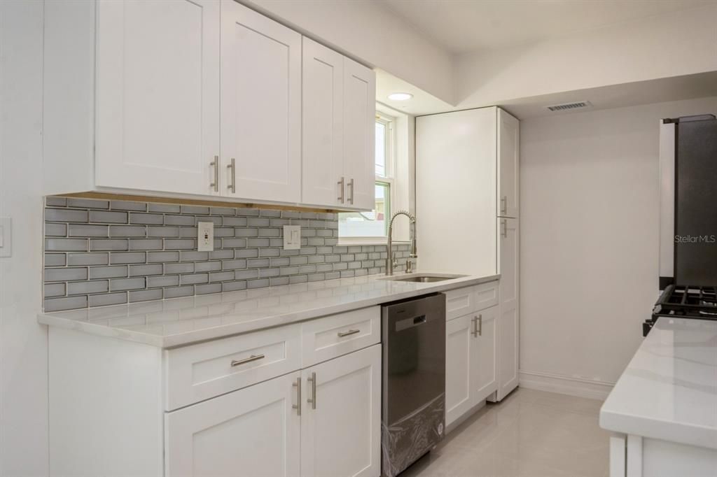 For Sale: $514,900 (3 beds, 2 baths, 1300 Square Feet)