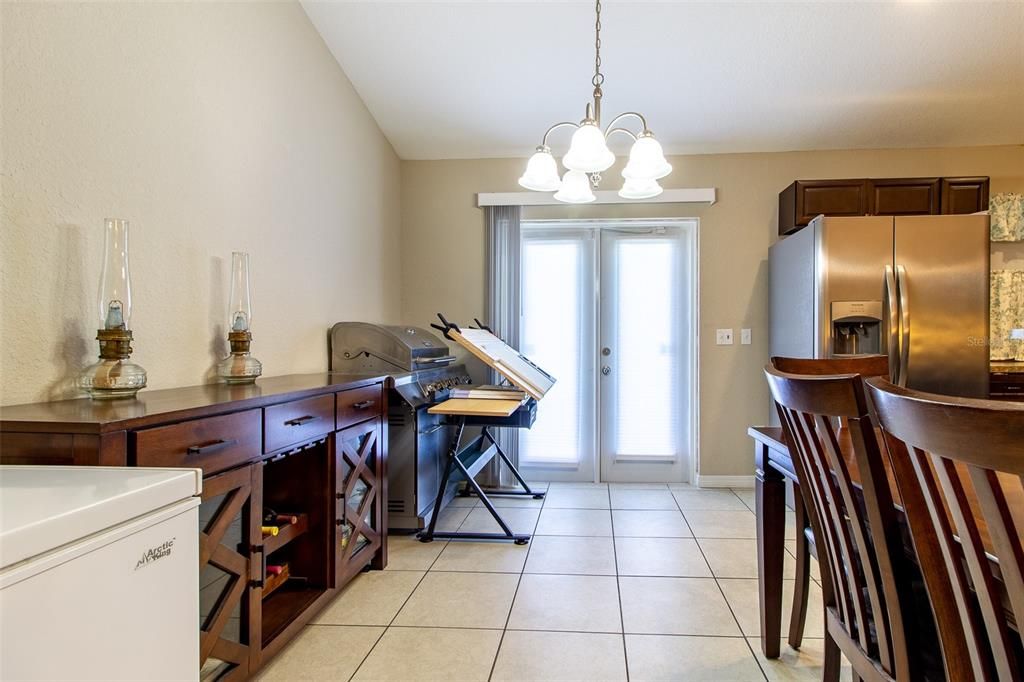For Sale: $259,900 (3 beds, 2 baths, 1285 Square Feet)