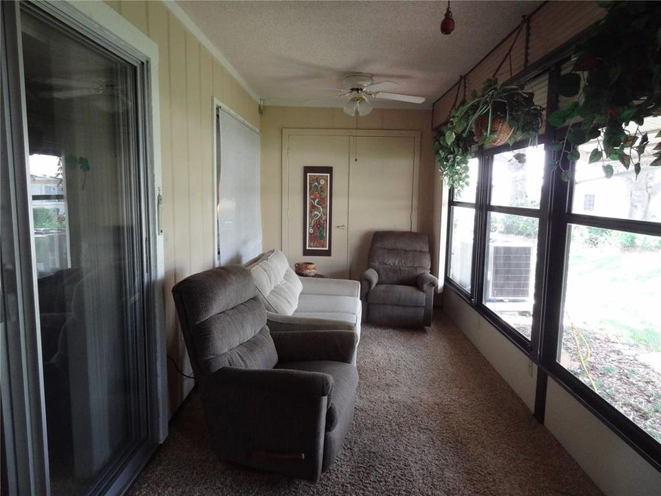 For Sale: $149,900 (2 beds, 2 baths, 1210 Square Feet)
