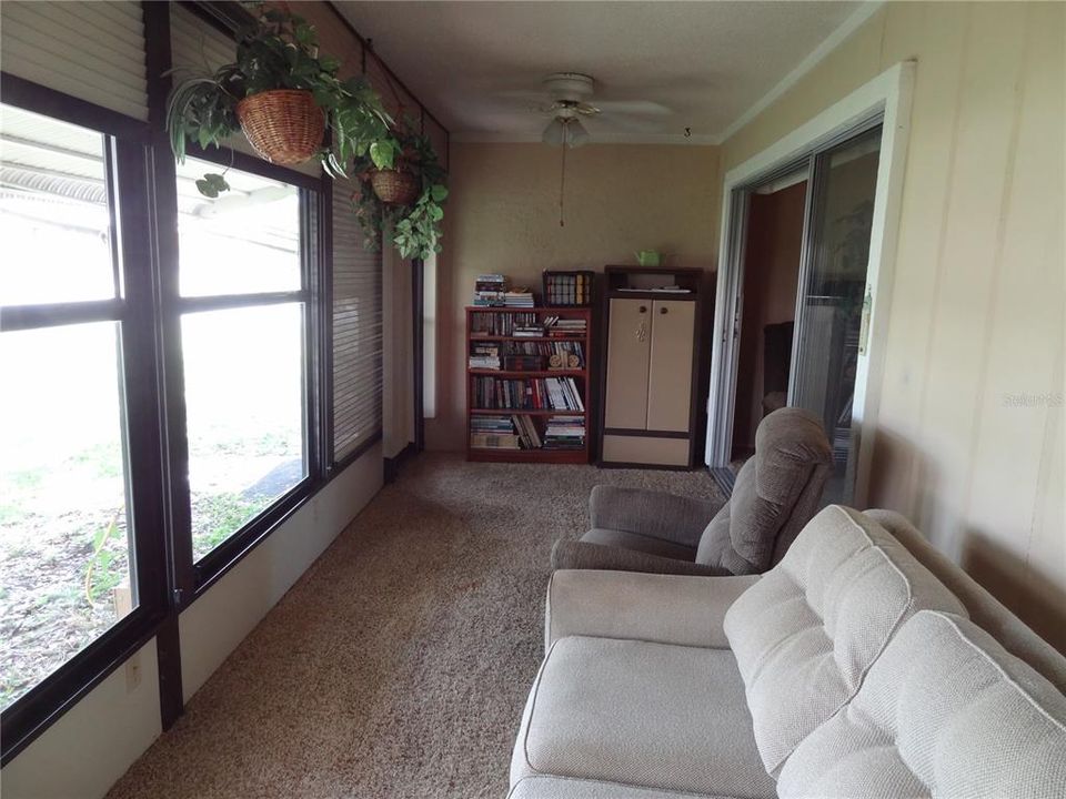 For Sale: $149,900 (2 beds, 2 baths, 1210 Square Feet)