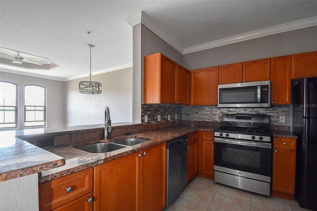For Sale: $259,900 (1 beds, 1 baths, 1020 Square Feet)