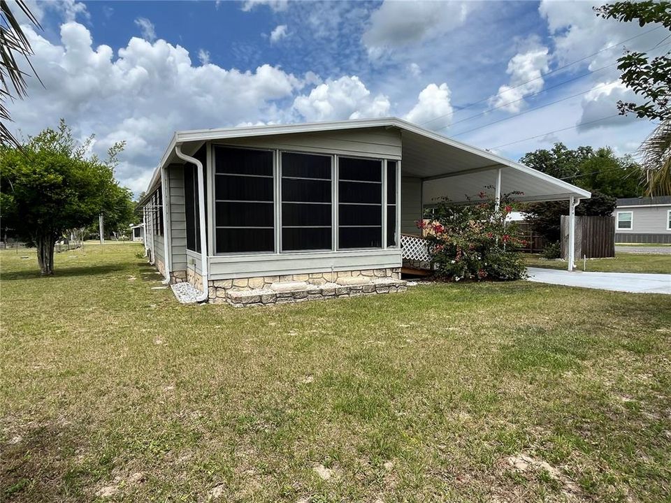 For Sale: $165,000 (2 beds, 2 baths, 1250 Square Feet)