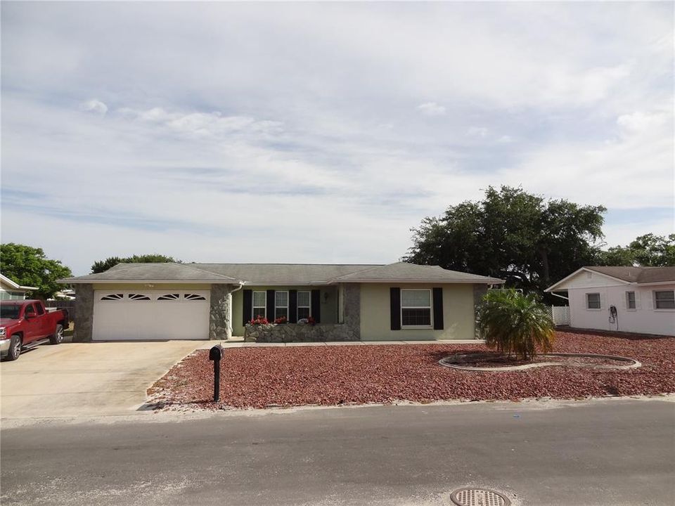 For Sale: $249,900 (2 beds, 2 baths, 1512 Square Feet)