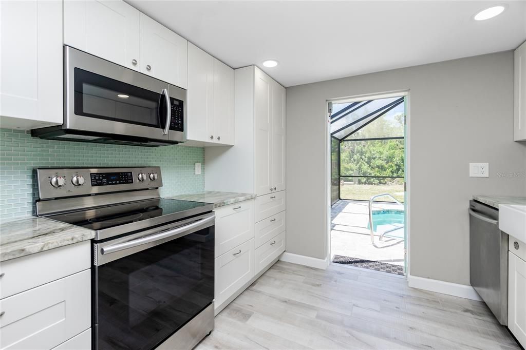 For Sale: $450,000 (2 beds, 2 baths, 1000 Square Feet)