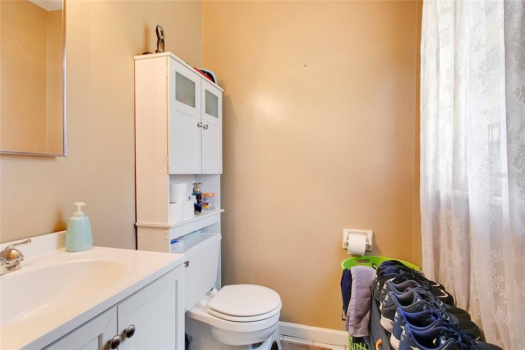 For Sale: $340,000 (3 beds, 1 baths, 1286 Square Feet)