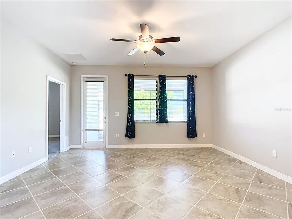 For Sale: $427,000 (4 beds, 3 baths, 2019 Square Feet)