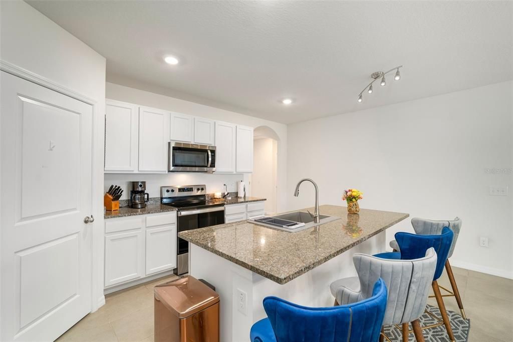 Active With Contract: $515,000 (4 beds, 2 baths, 1846 Square Feet)