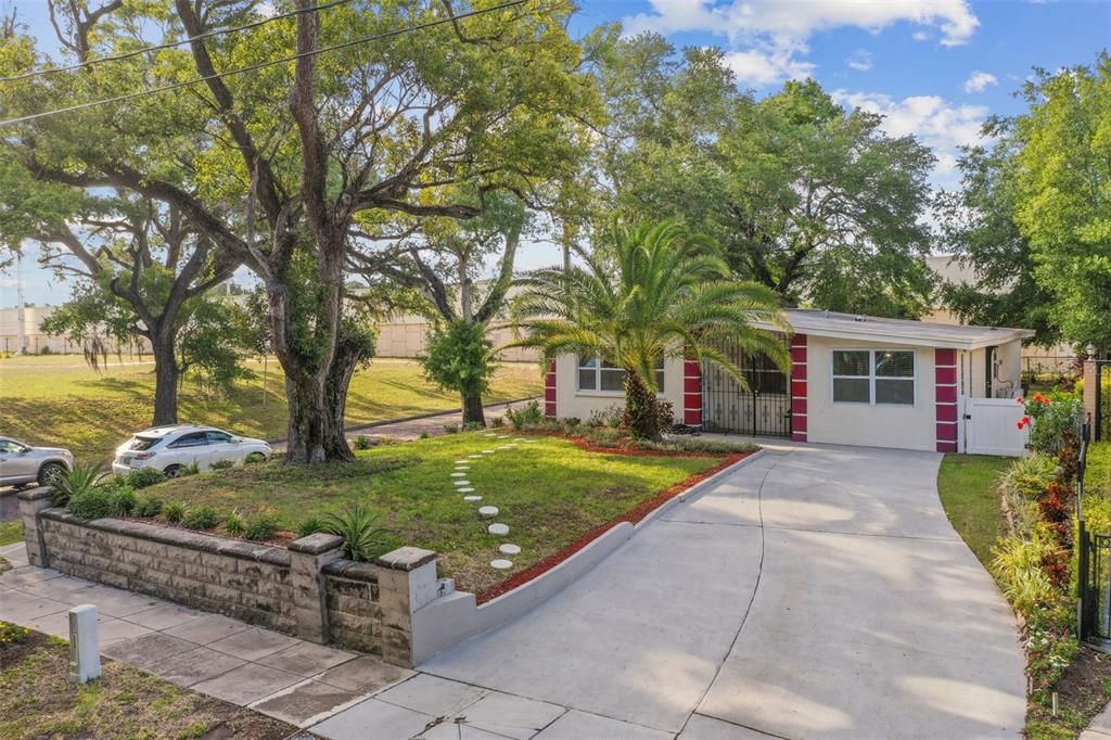 For Sale: $450,000 (3 beds, 2 baths, 1396 Square Feet)