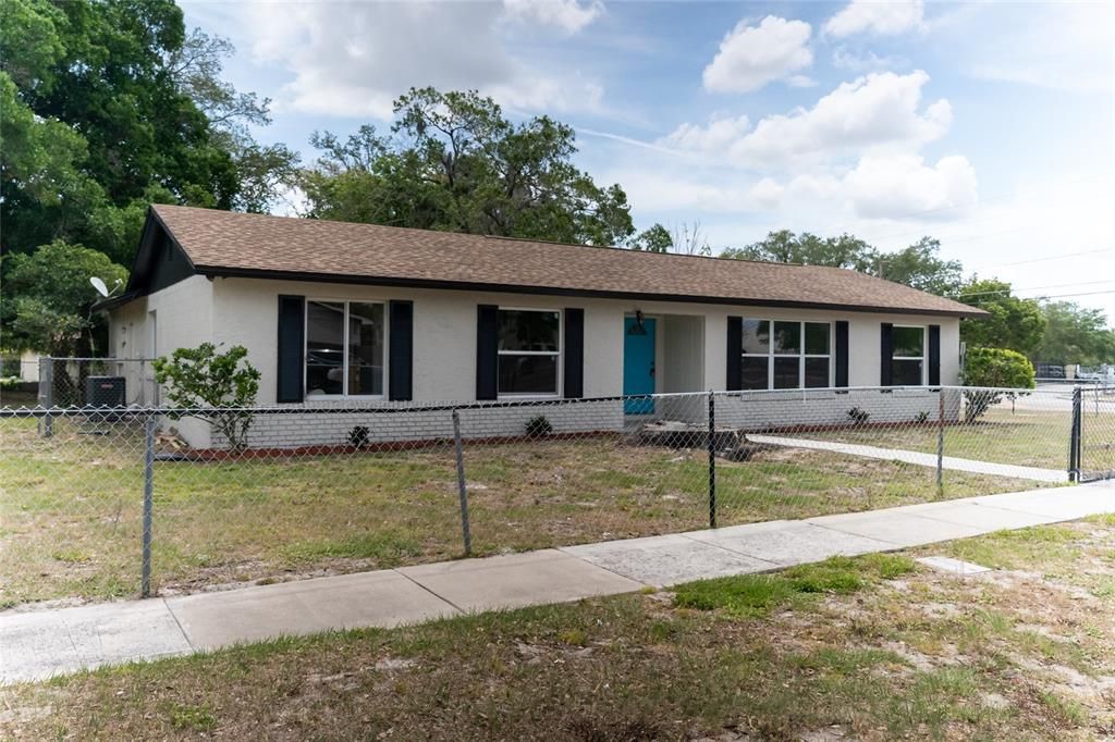 Active With Contract: $350,000 (4 beds, 2 baths, 2022 Square Feet)
