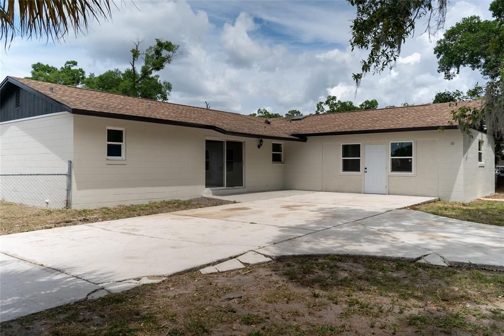 Active With Contract: $350,000 (4 beds, 2 baths, 2022 Square Feet)
