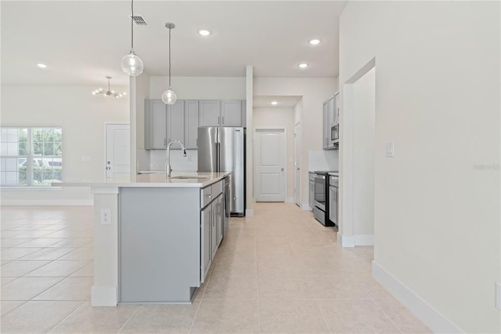 Active With Contract: $345,000 (3 beds, 2 baths, 1721 Square Feet)