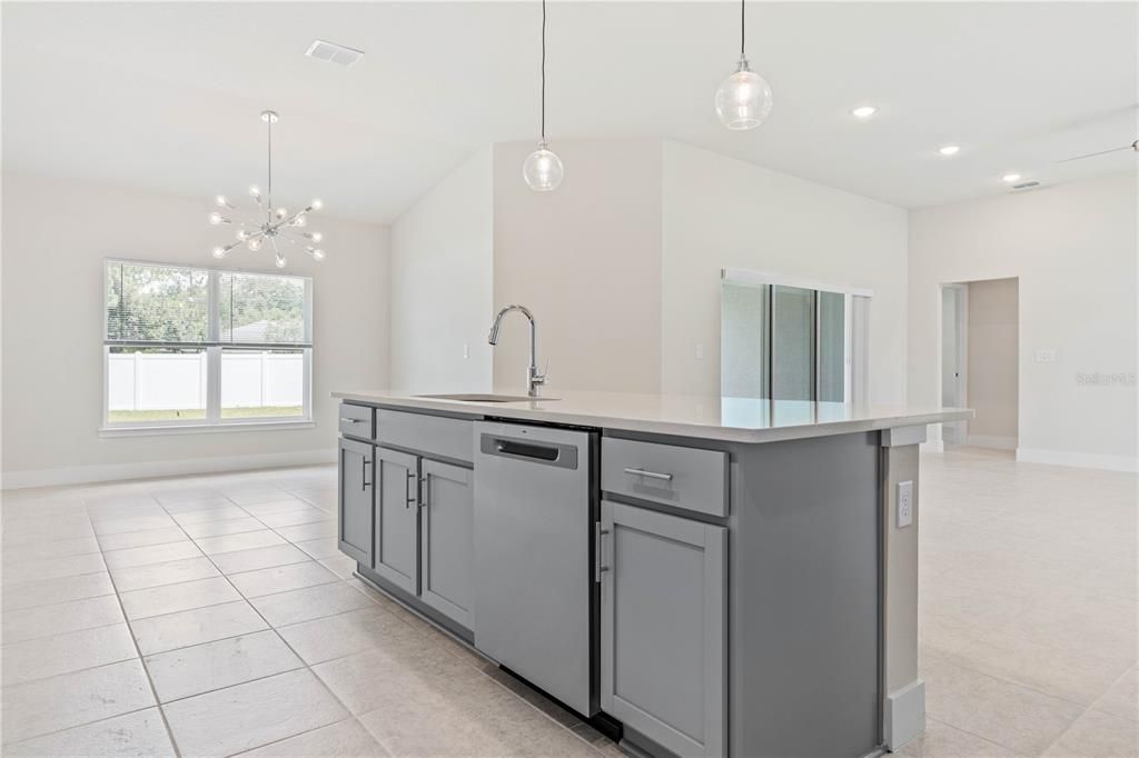 Active With Contract: $345,000 (3 beds, 2 baths, 1721 Square Feet)