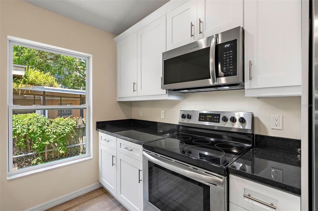 Active With Contract: $375,000 (3 beds, 2 baths, 1267 Square Feet)