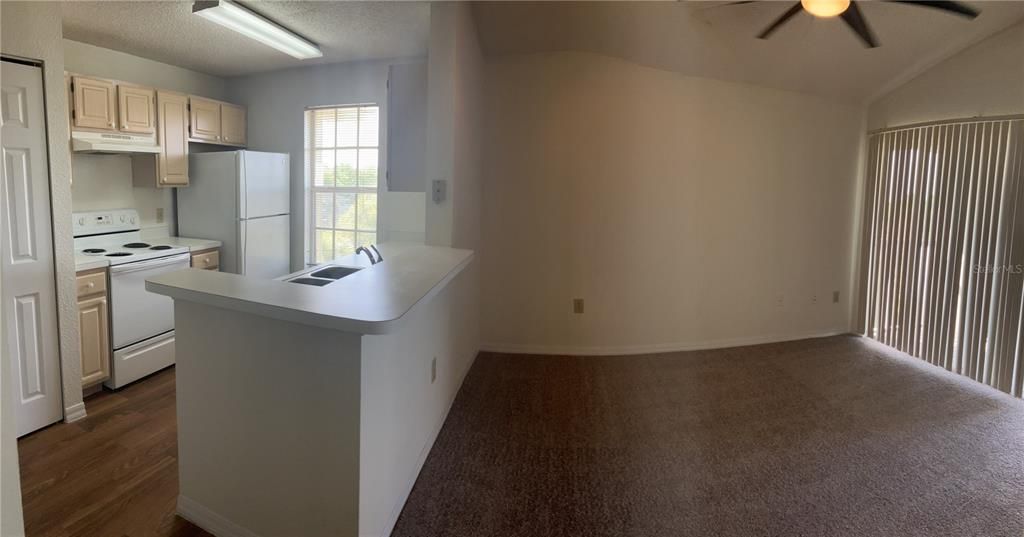 Active With Contract: $139,900 (1 beds, 1 baths, 618 Square Feet)