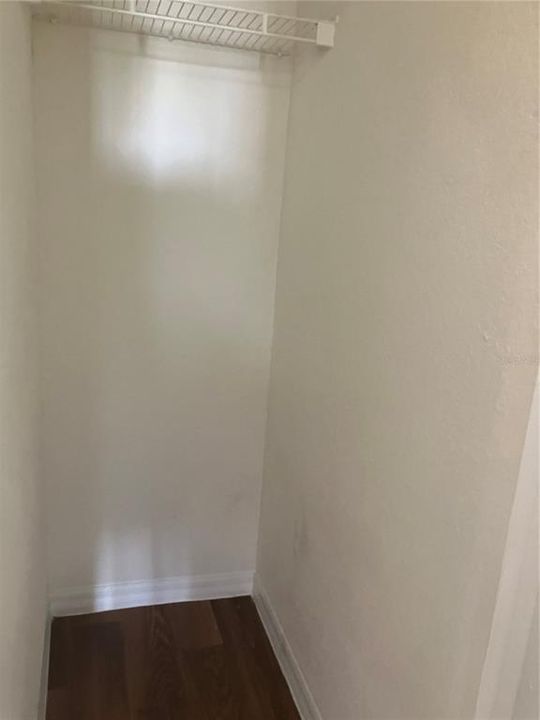 Active With Contract: $139,900 (1 beds, 1 baths, 618 Square Feet)