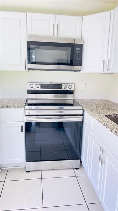 Active With Contract: $105,000 (1 beds, 1 baths, 710 Square Feet)