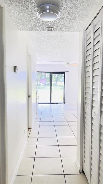 Active With Contract: $105,000 (1 beds, 1 baths, 710 Square Feet)