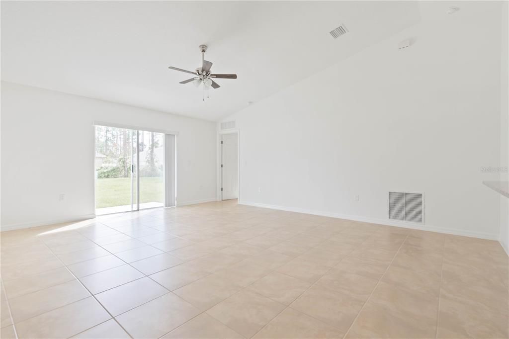 Active With Contract: $295,000 (3 beds, 2 baths, 1333 Square Feet)