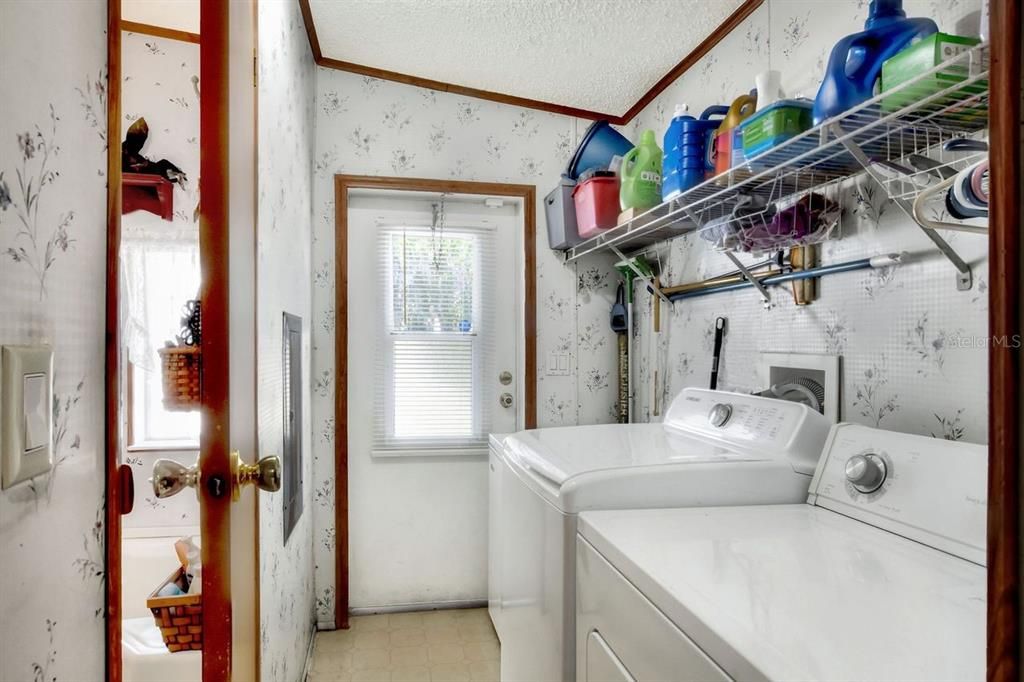 Недавно продано: $220,000 (3 спален, 2 ванн, 1352 Квадратных фут)