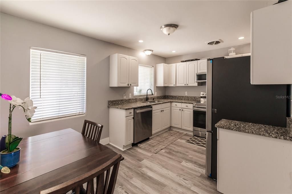 For Sale: $374,900 (3 beds, 2 baths, 1364 Square Feet)