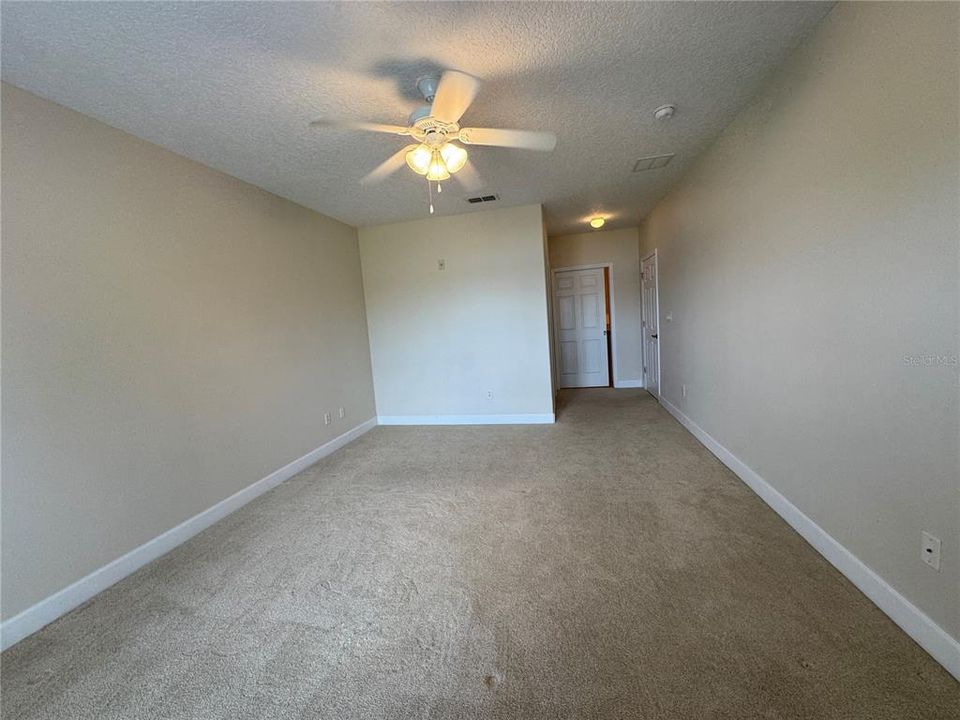 For Rent: $2,995 (3 beds, 2 baths, 2085 Square Feet)