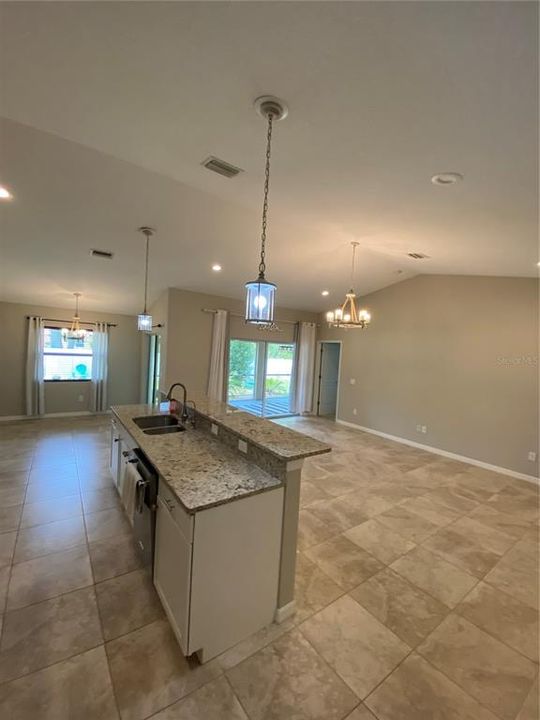 Active With Contract: $333,000 (3 beds, 2 baths, 1407 Square Feet)