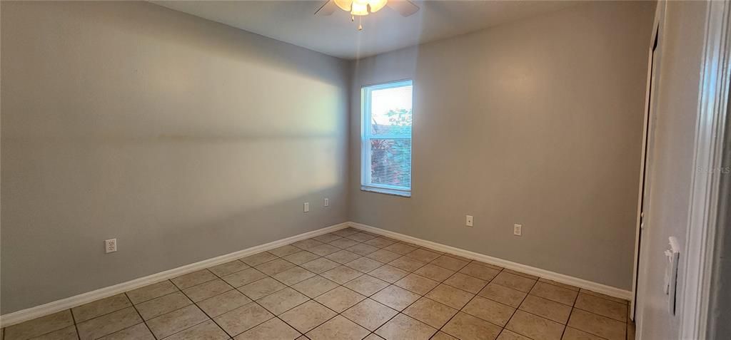 For Rent: $1,800 (3 beds, 2 baths, 1090 Square Feet)