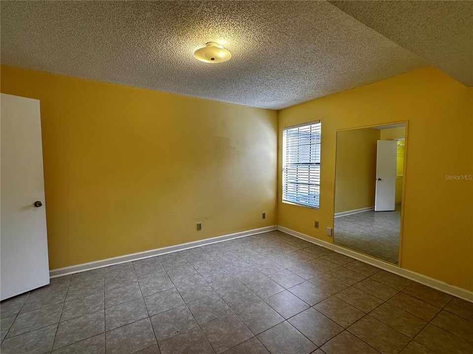 For Rent: $1,500 (2 beds, 1 baths, 867 Square Feet)