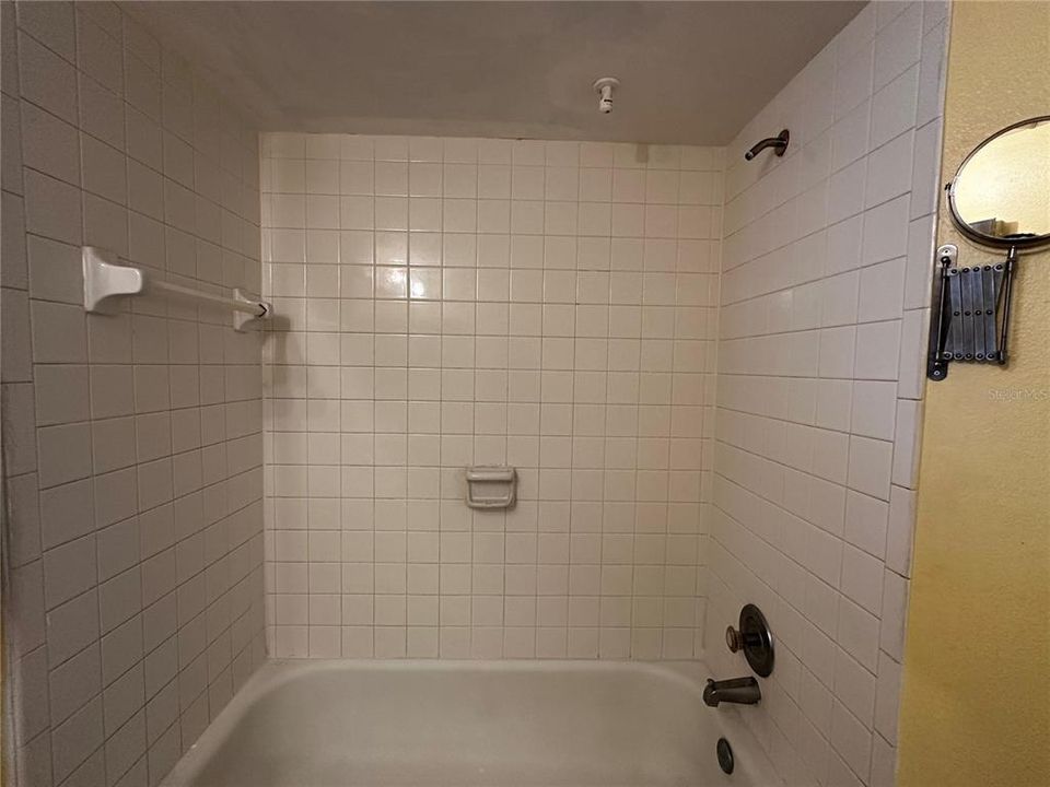 For Rent: $1,500 (2 beds, 1 baths, 867 Square Feet)