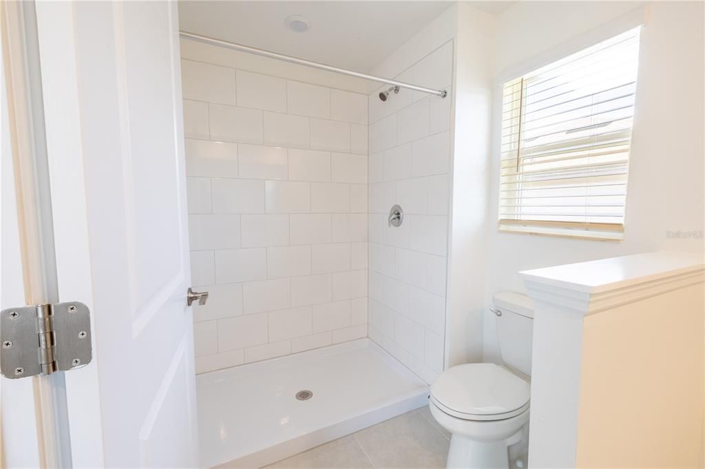 For Rent: $2,195 (3 beds, 2 baths, 1787 Square Feet)
