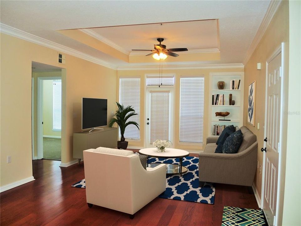 Active With Contract: $2,150 (1 beds, 1 baths, 964 Square Feet)