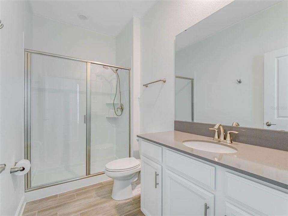 Second Residence / Apartment Bathroom