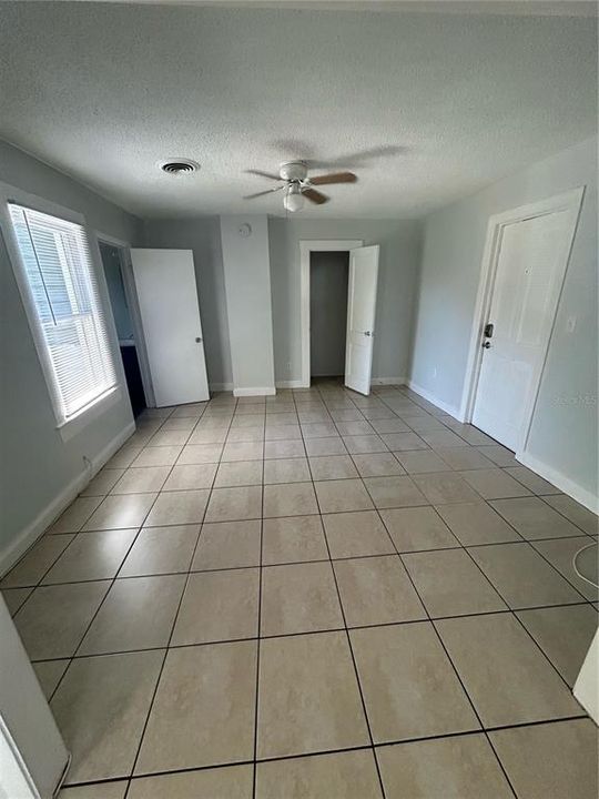 Recently Rented: $1,395 (1 beds, 1 baths, 500 Square Feet)