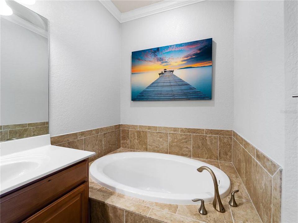 待售: $429,000 (3 贝兹, 2 浴室, 2187 平方英尺)