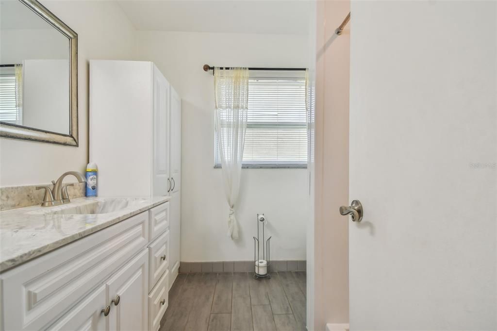 Active With Contract: $354,900 (3 beds, 2 baths, 1204 Square Feet)