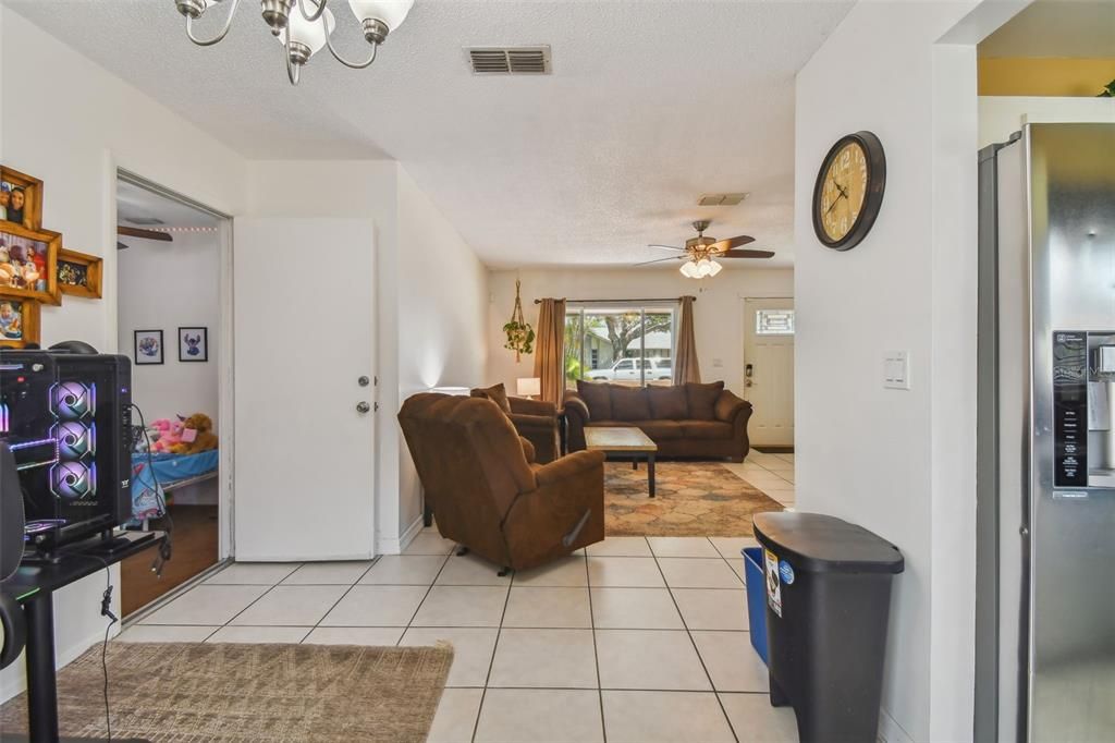 Active With Contract: $354,900 (3 beds, 2 baths, 1204 Square Feet)