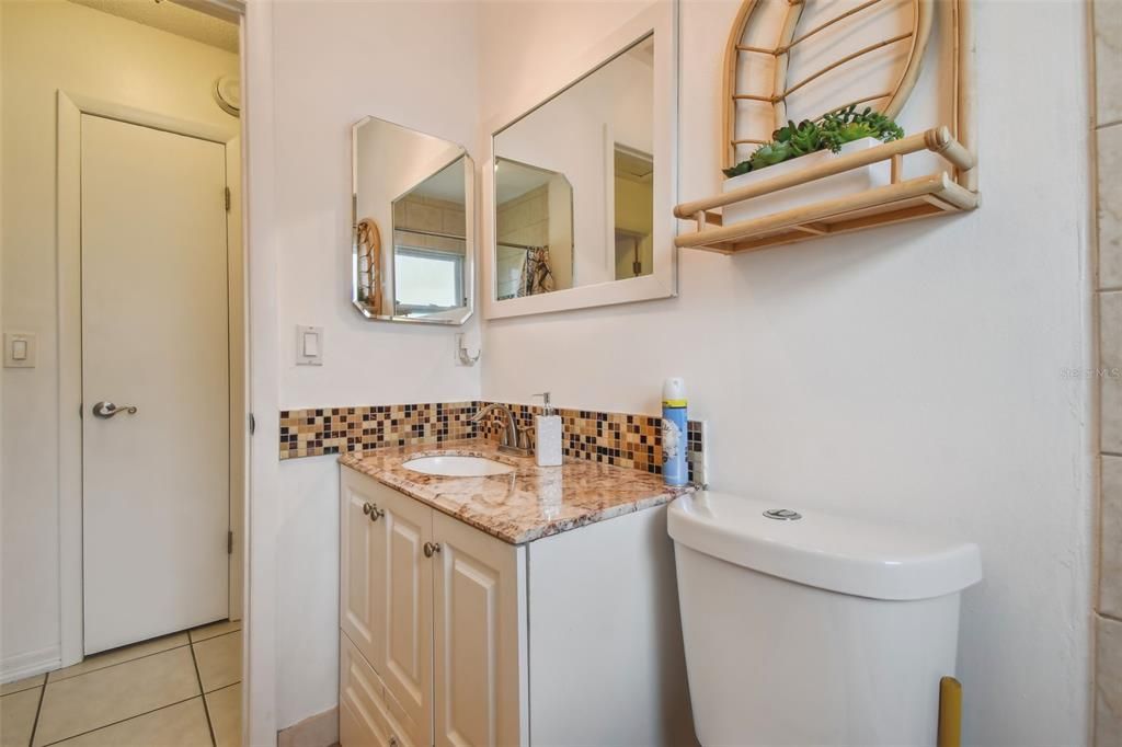 Active With Contract: $354,900 (3 beds, 2 baths, 1204 Square Feet)