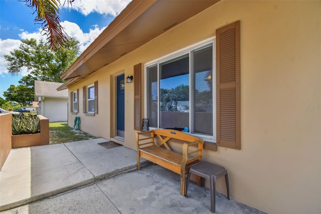 Active With Contract: $354,900 (3 beds, 2 baths, 1204 Square Feet)