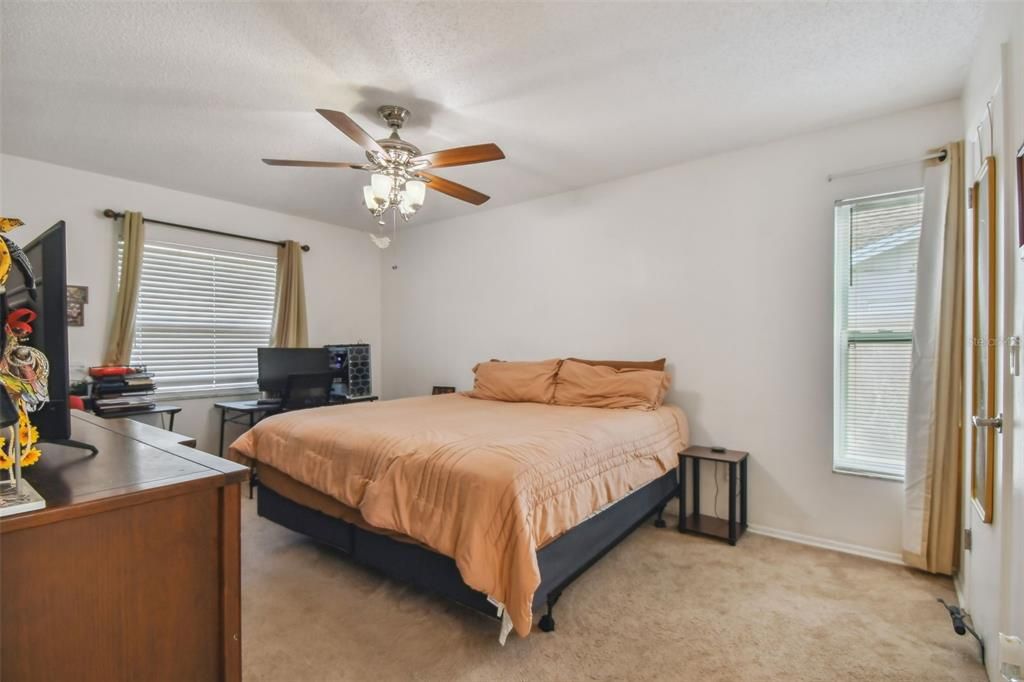 Active With Contract: $354,900 (3 beds, 2 baths, 1204 Square Feet)